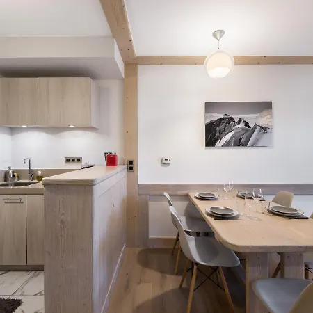 Appartement Familial Au Centre De Avec Parking Et Wifi - Fr-1-562-36 Courchevel