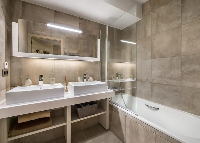 Familial Au Centre De Avec Parking Et Wifi - Fr-1-562-36 Courchevel